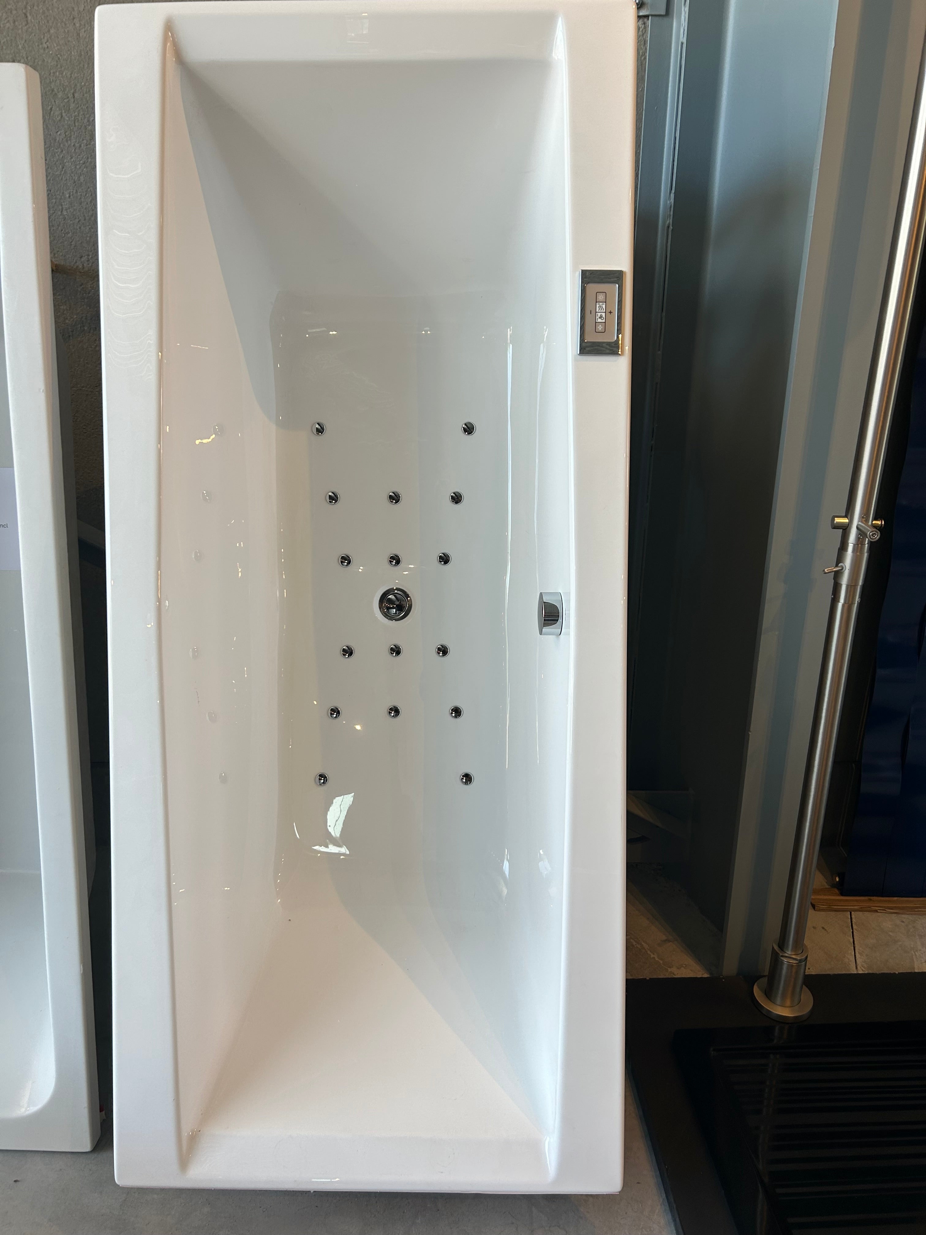 GLASS AIR MASSAGEBAD  GLANZEND WIT