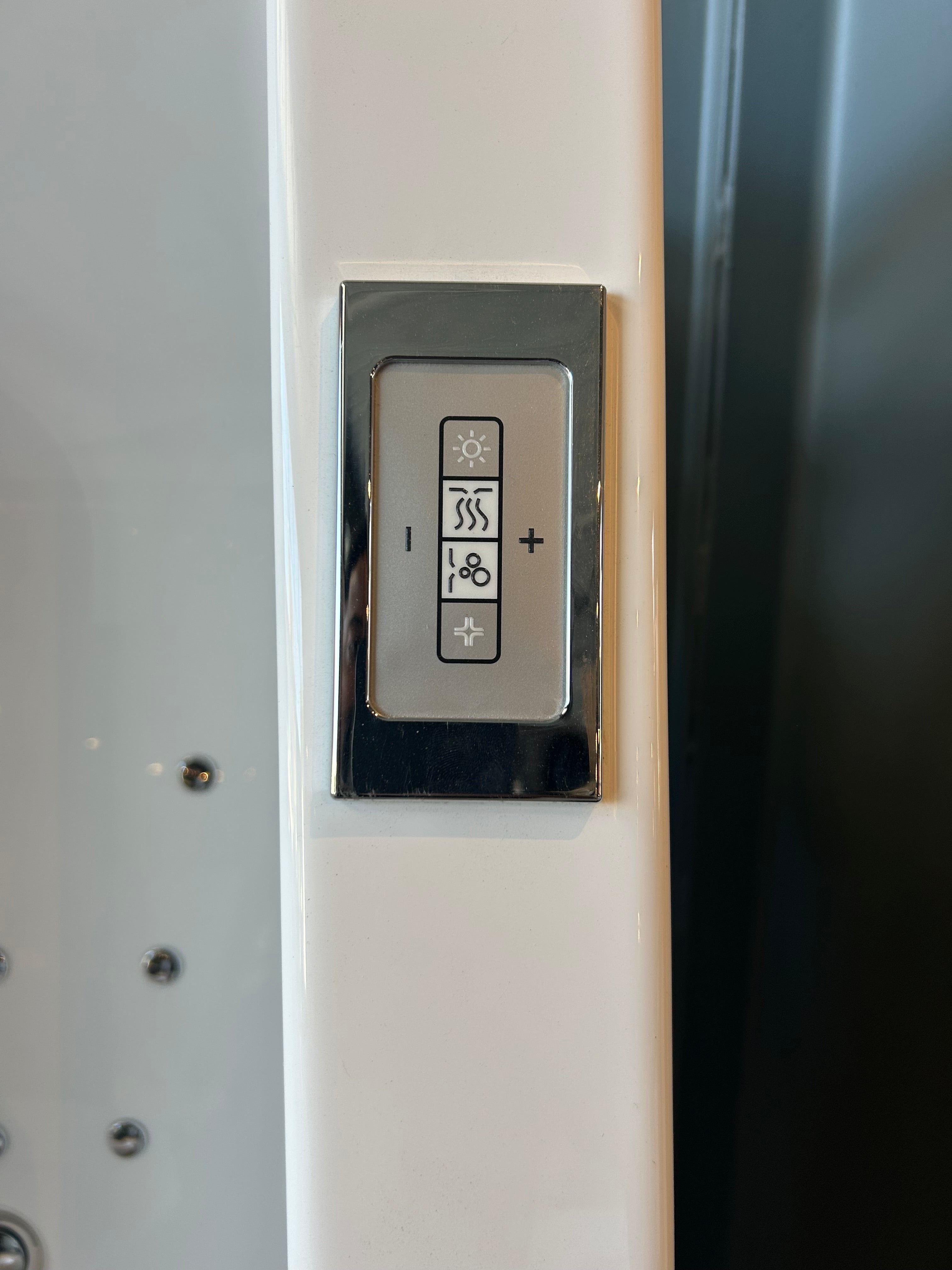 GLASS AIR MASSAGEBAD  GLANZEND WIT